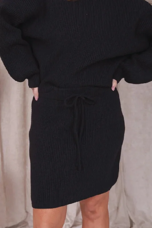 Sweater Skirt in Black